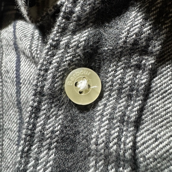 BARBOUR GREY PLAID FLANNEL BUTTON UP SHIRT Men’s M - Picture 6 of 11